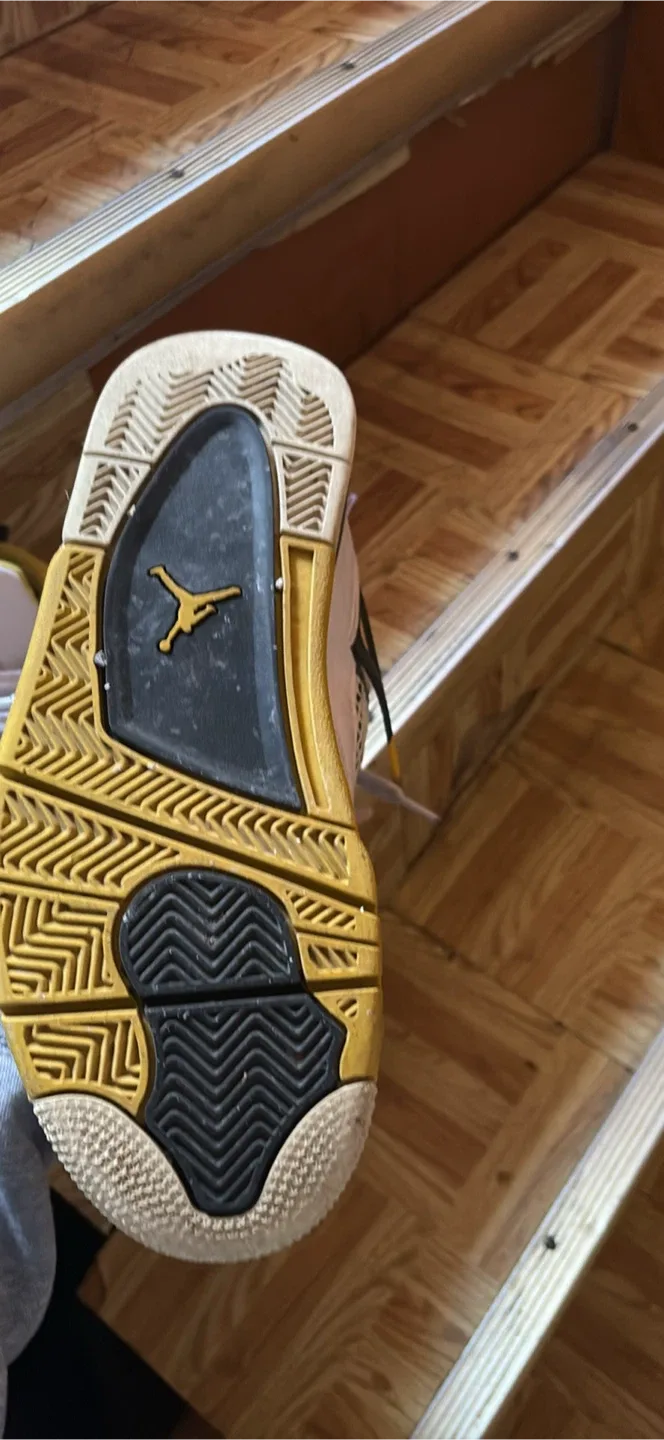 Jordan 4 Retro Tour Yellow 8.5 women’s image indicator(4)