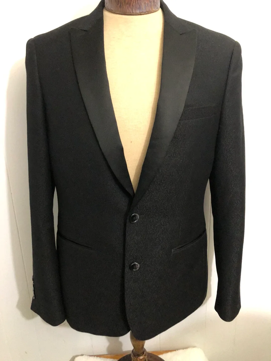 Men’s Black Suit Jacket. Size 38R