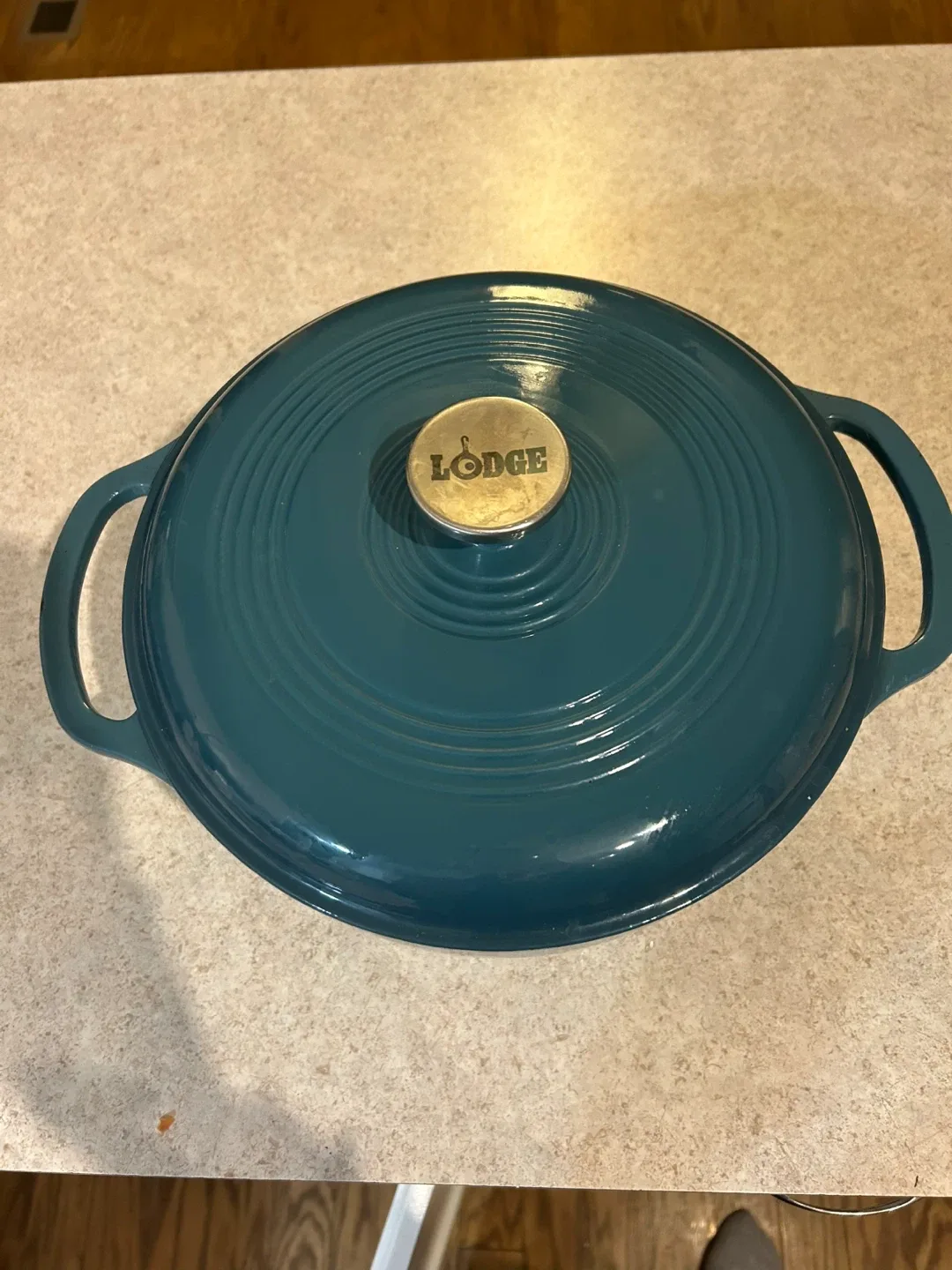 Lodge Enameled Cast Iron Dutch Oven - Teal