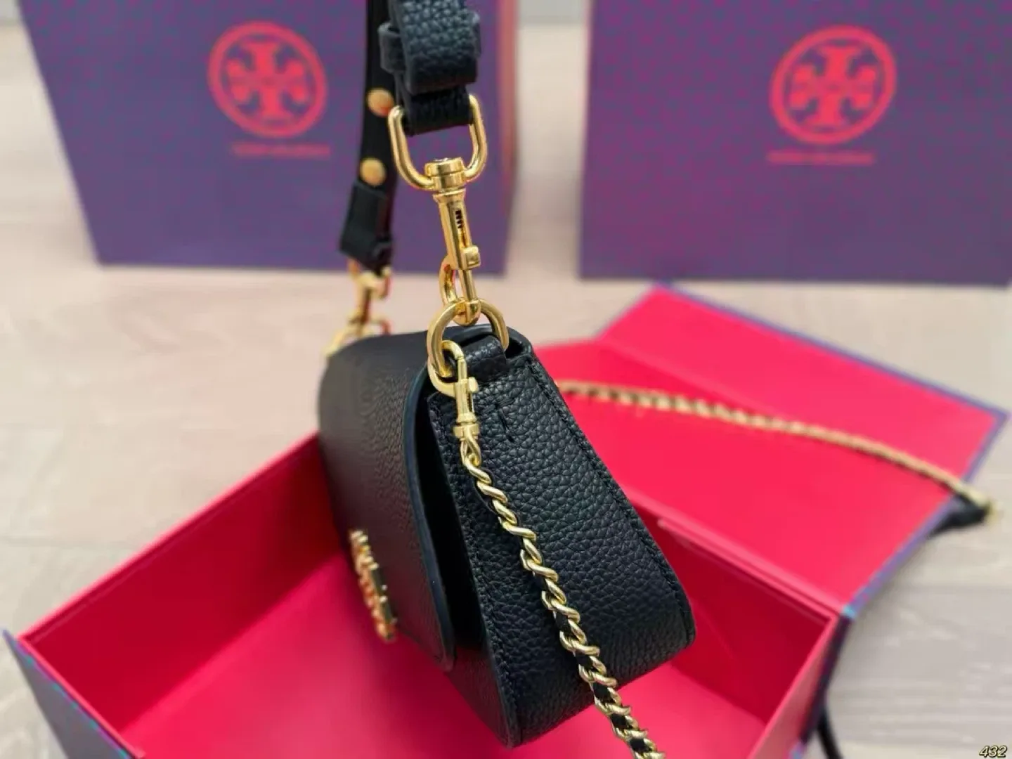 Tory Burch Black Leather Shoulder Bag image indicator(7)