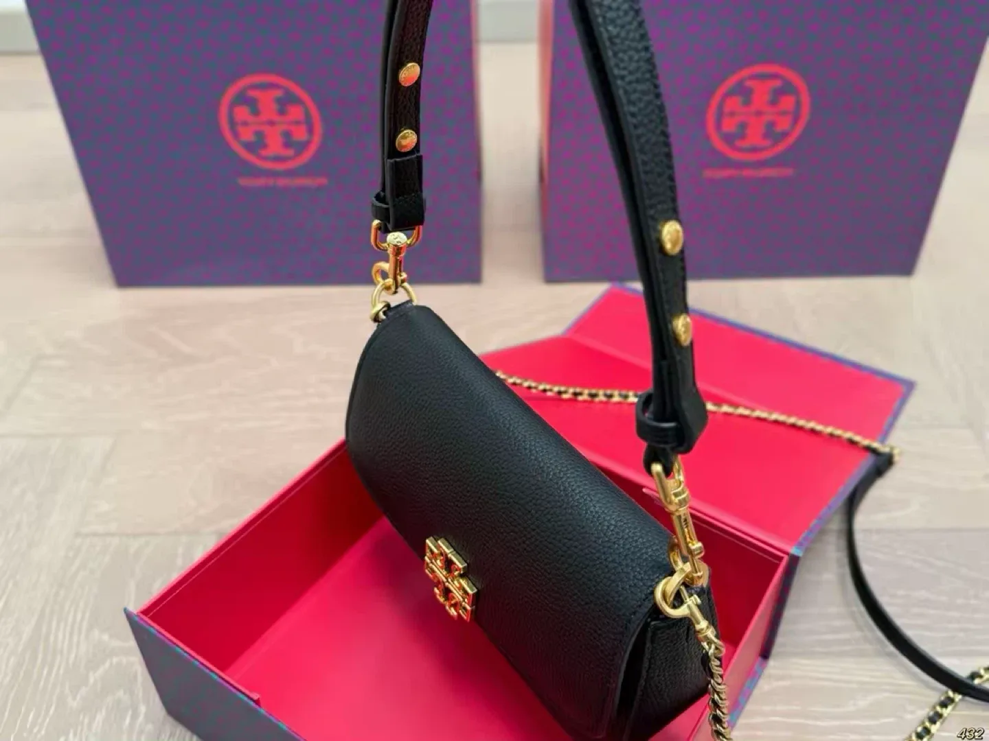 Tory Burch Black Leather Shoulder Bag image indicator(3)