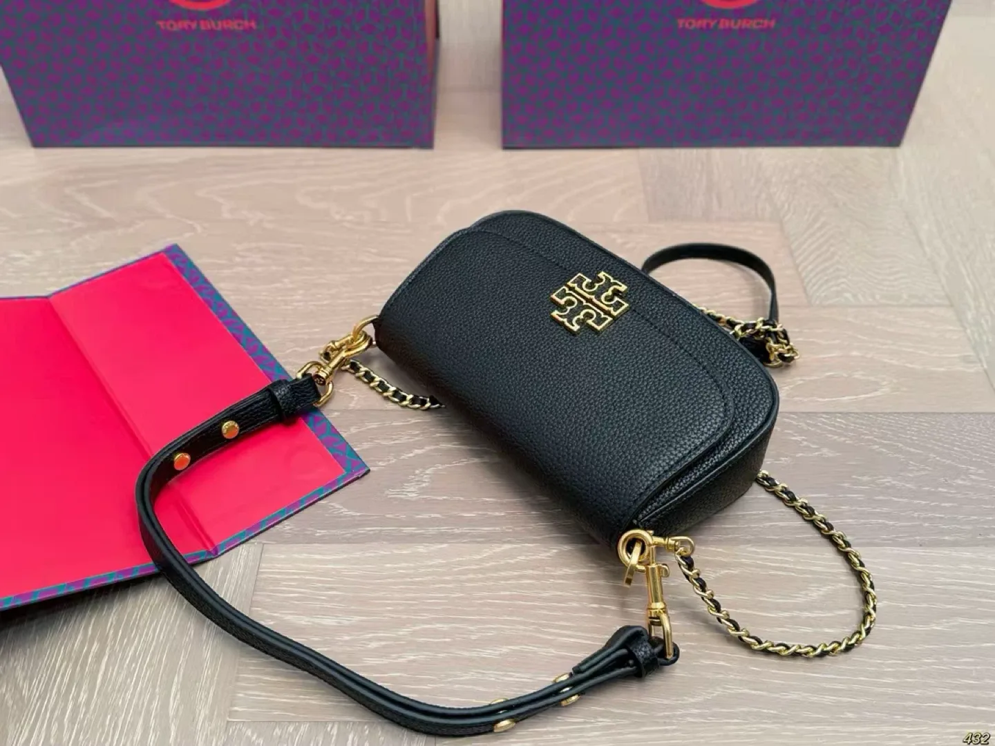 Tory Burch Black Leather Shoulder Bag image indicator(2)