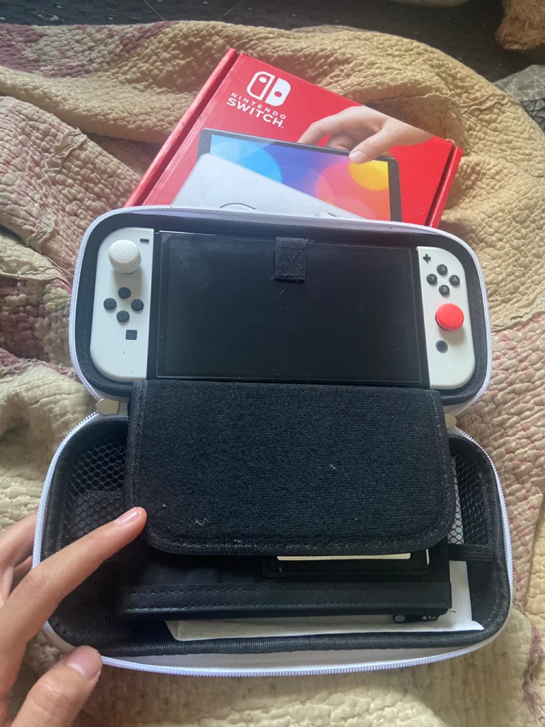 Nintendo Switch OLED Model w/ Case & Game image indicator(3)