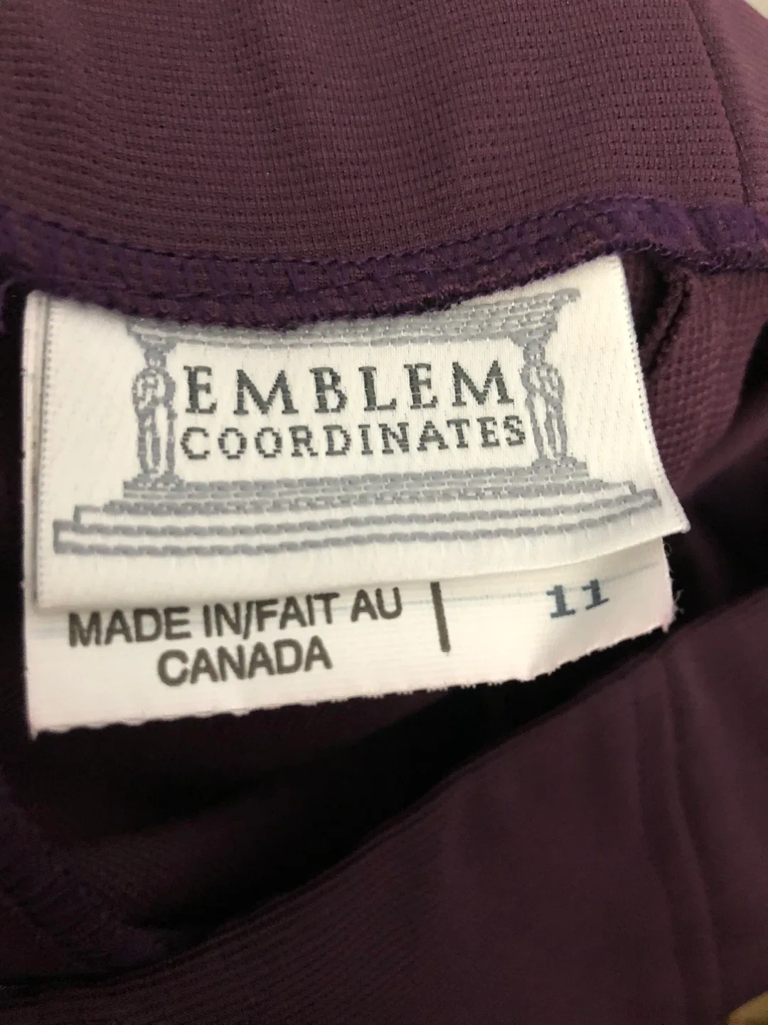 Women’s Burgundy Two Piece Suit. Size 13/11. Like New. image indicator(3)