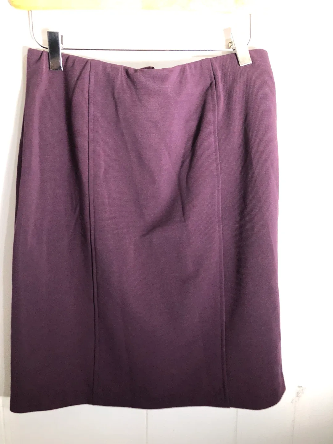 Women’s Burgundy Two Piece Suit. Size 13/11. Like New. image indicator(2)