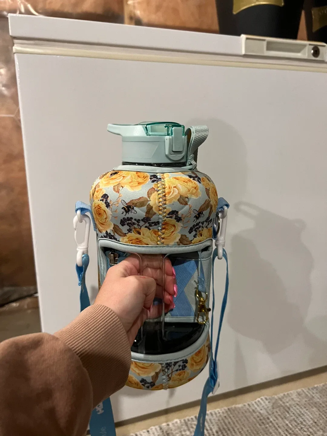 H2O Capsule Floral Water Bottle with Sleeve image indicator(2)