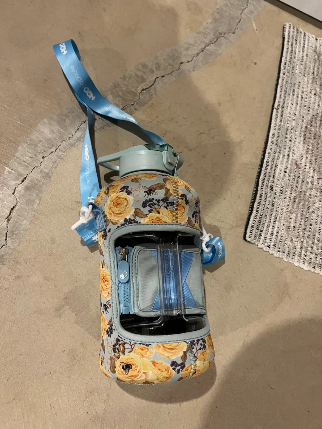 H2O Capsule Floral Water Bottle with Sleeve image indicator(5)