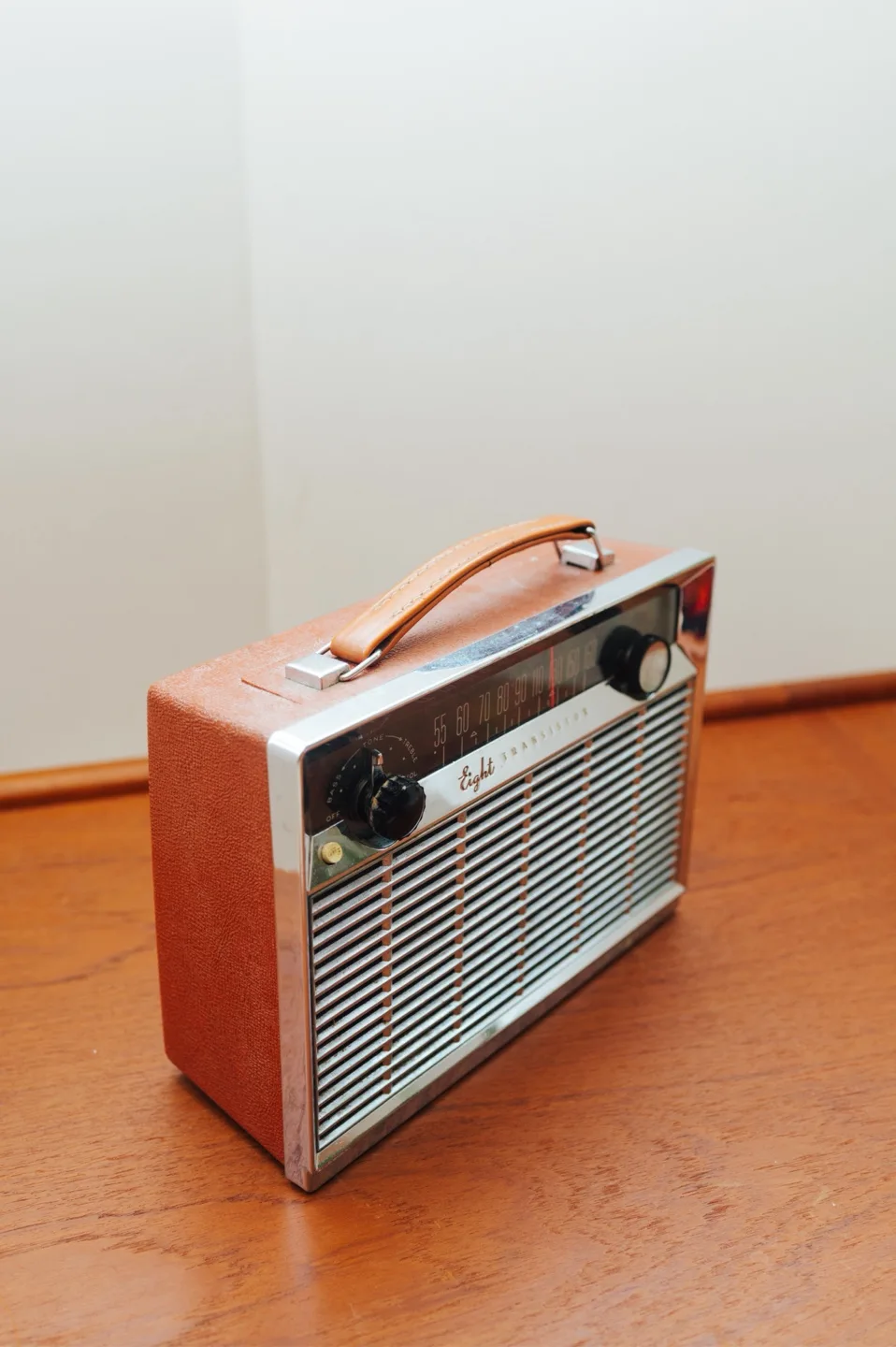 1950’s General Electric Transistor Radio 🤎 image indicator(3)