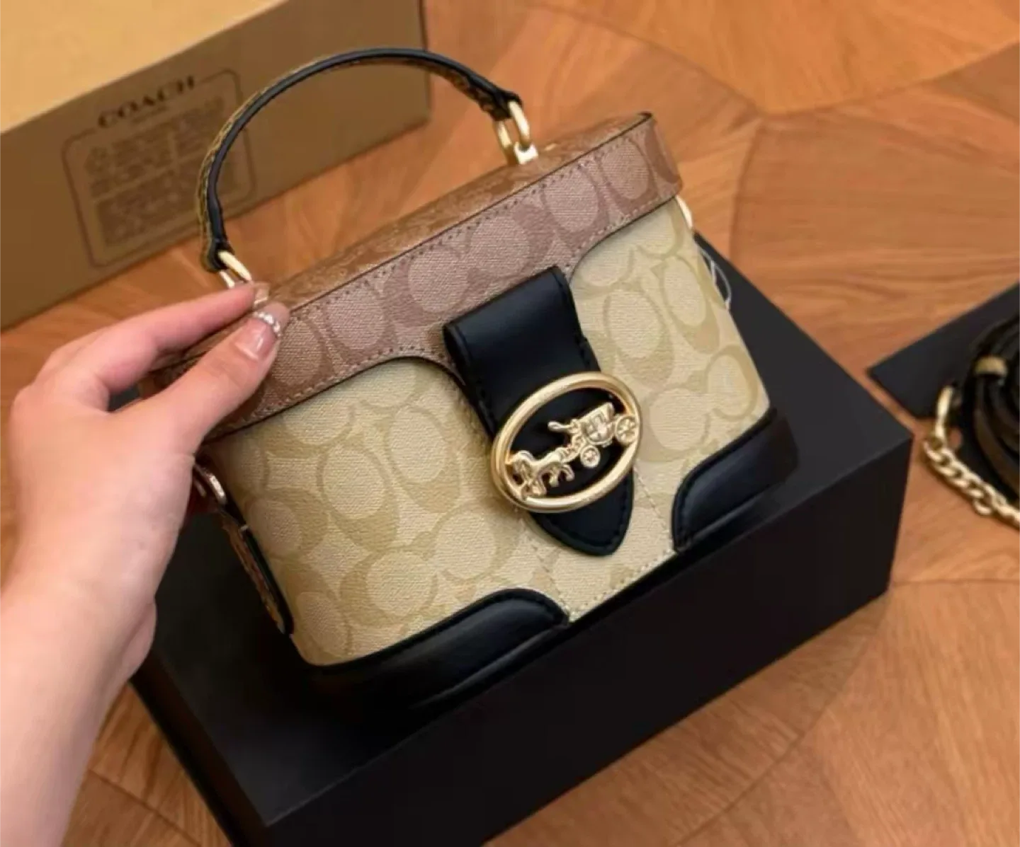 Coach Vanity Case In Signature Jacquard image indicator(2)