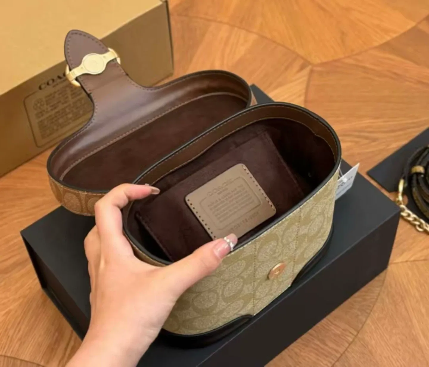 Coach Vanity Case In Signature Jacquard image indicator(5)