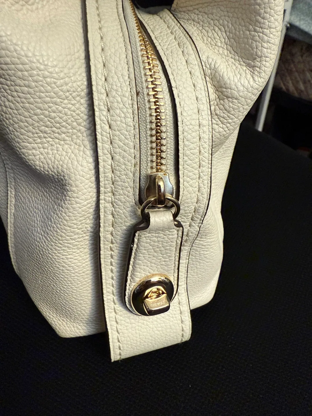 Coach Leather Shoulder Bag image indicator(4)