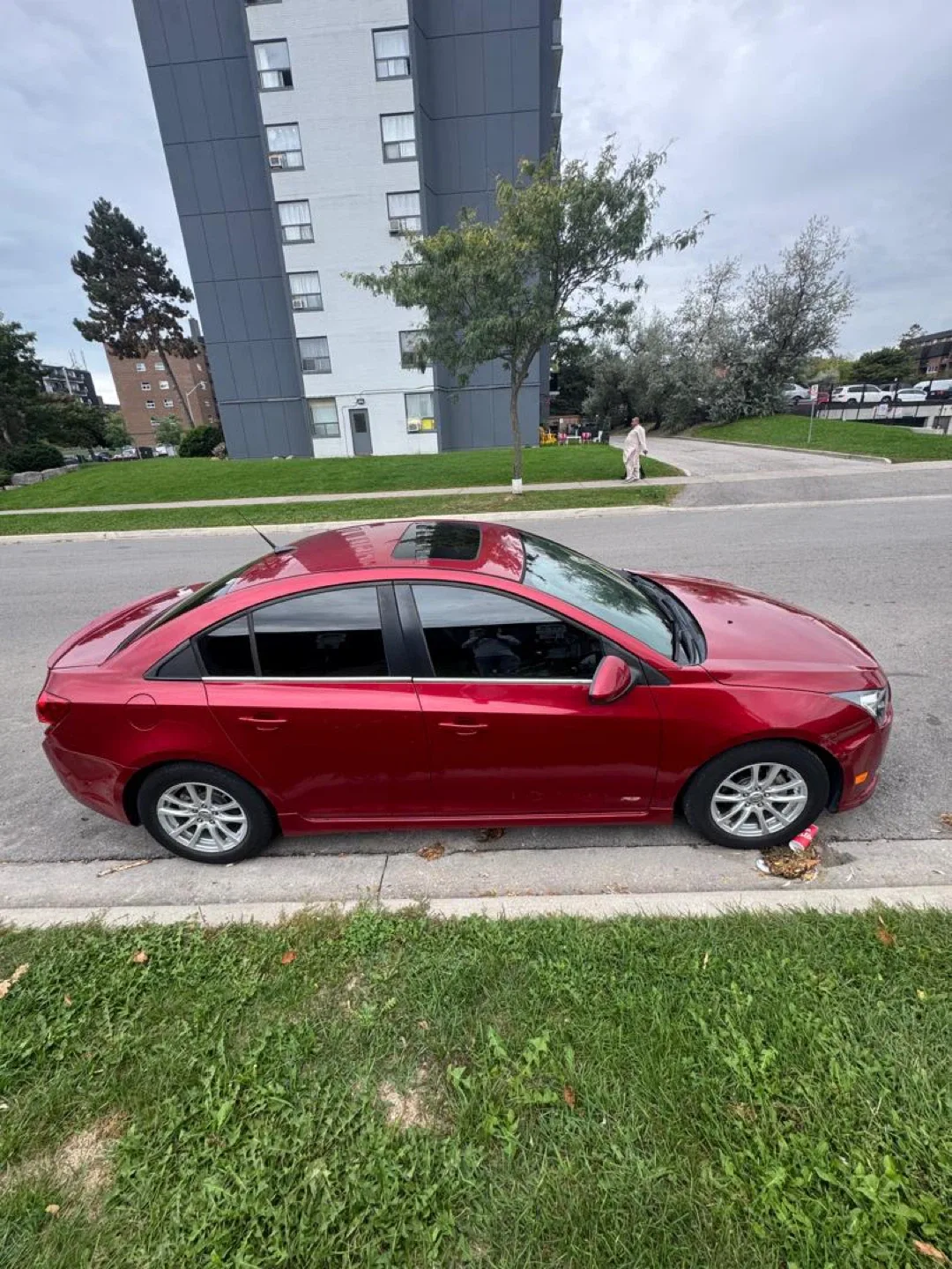 Red Chevrolet Cruze LT image indicator(5)