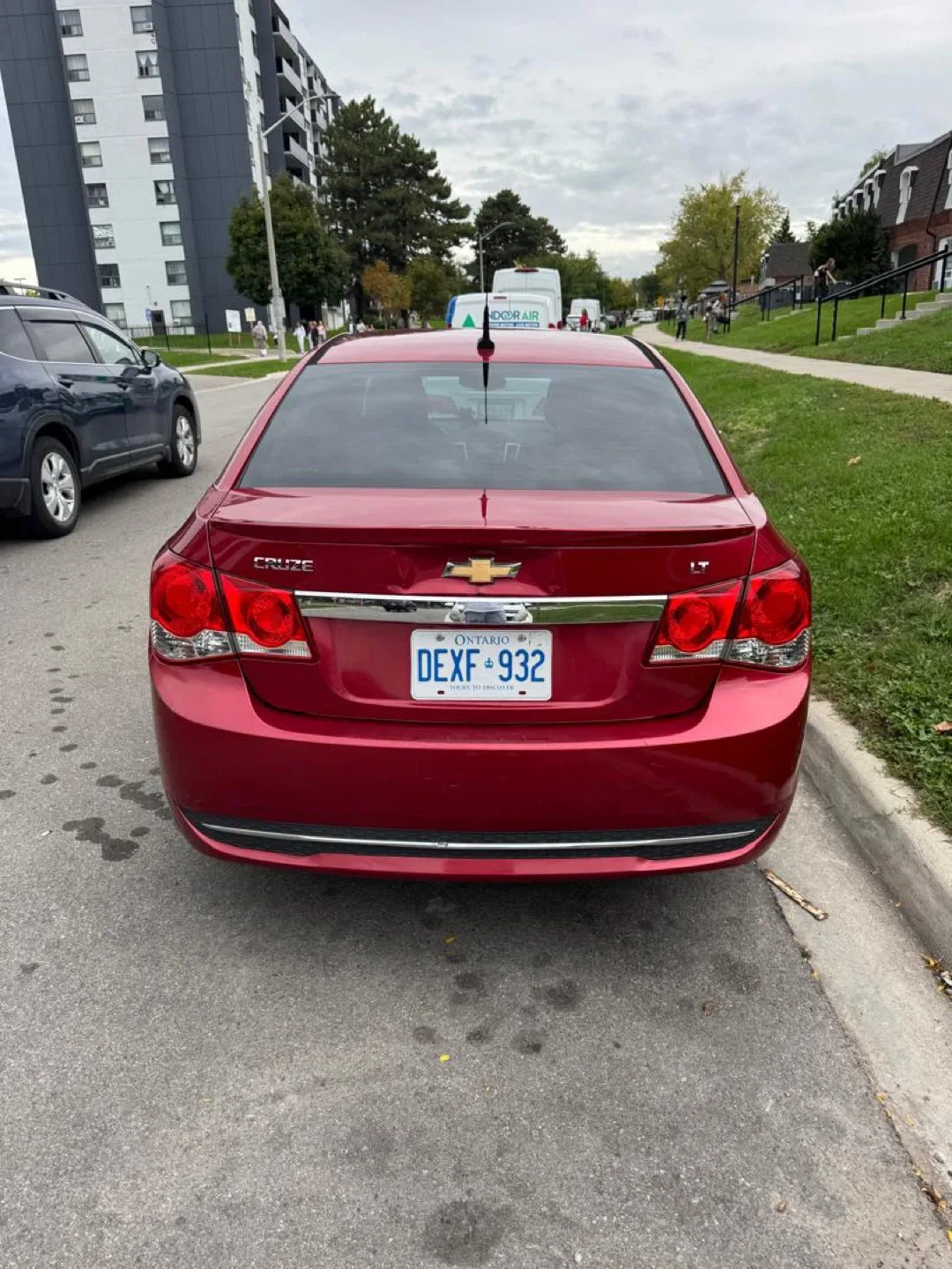 Red Chevrolet Cruze LT