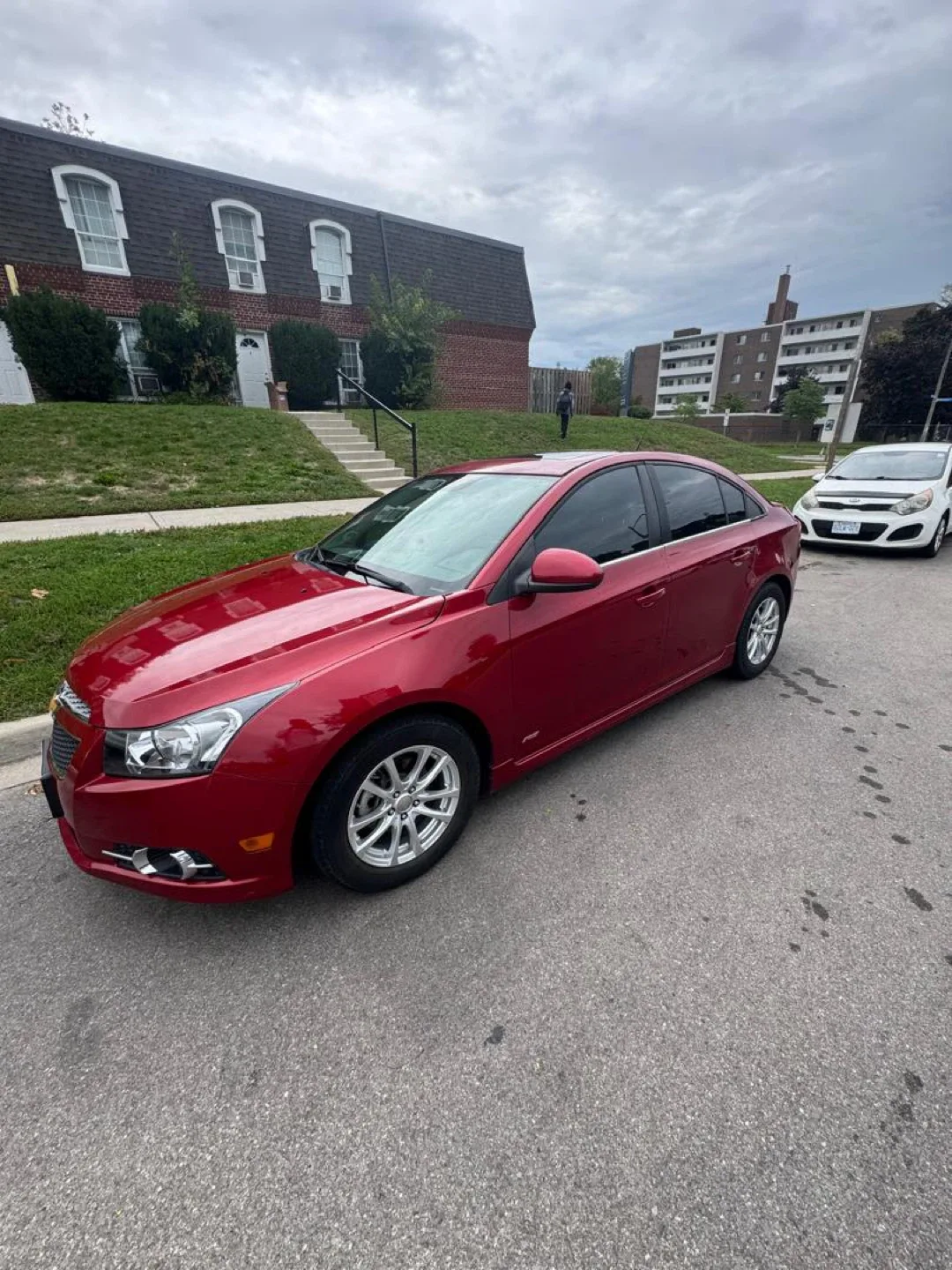 Red Chevrolet Cruze LT image indicator(4)