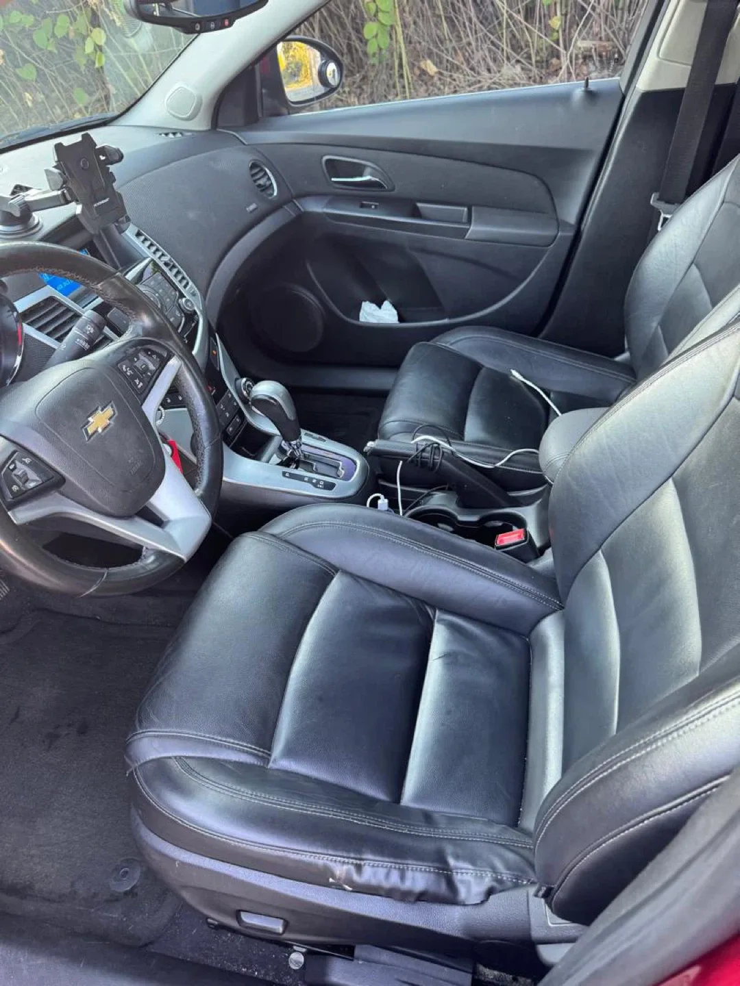 Red Chevrolet Cruze LT image indicator(8)