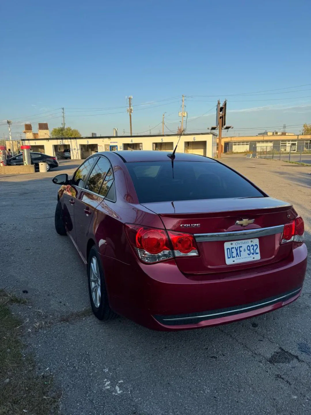 Red Chevrolet Cruze LT image indicator(10)