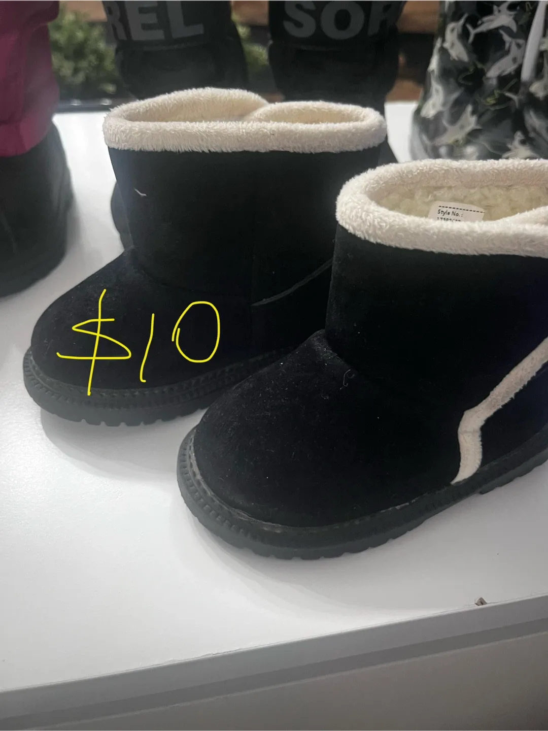 Kids boots- prices vary image indicator(3)