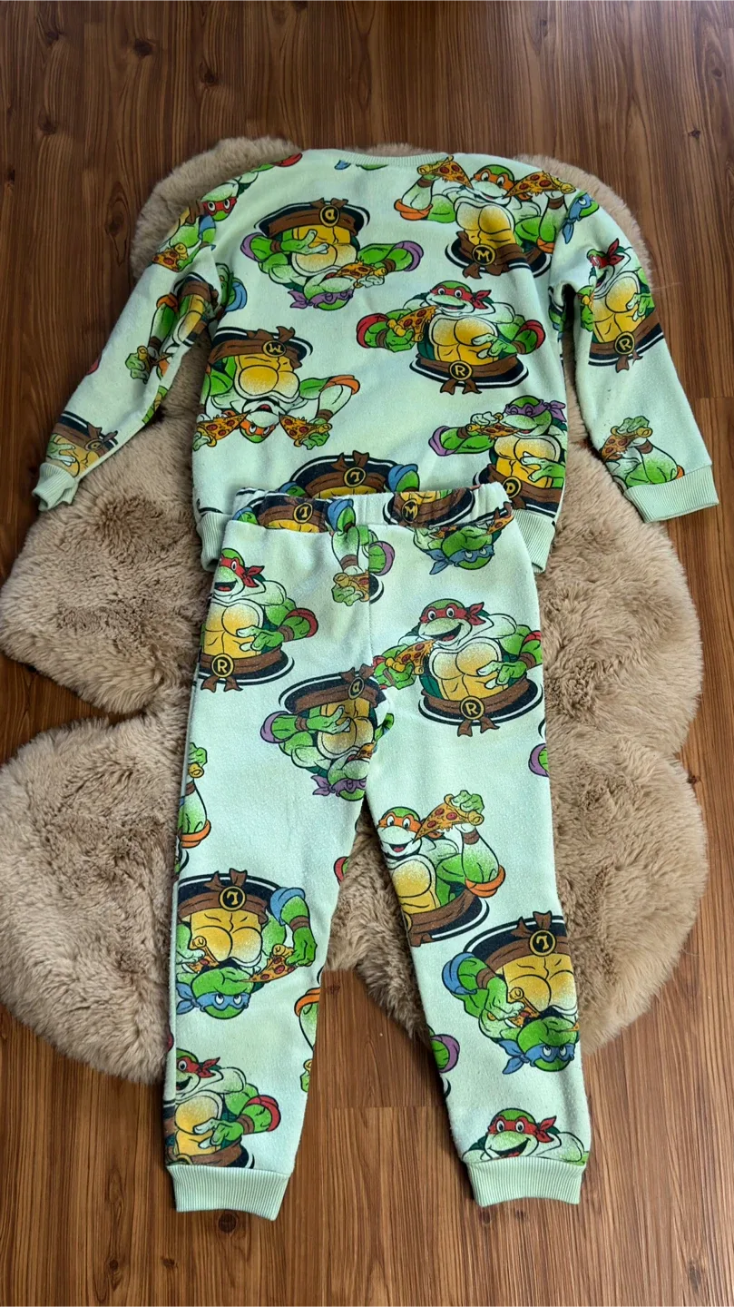 Nickelodeon TMNT Pajama Set - Size 5 image indicator(2)