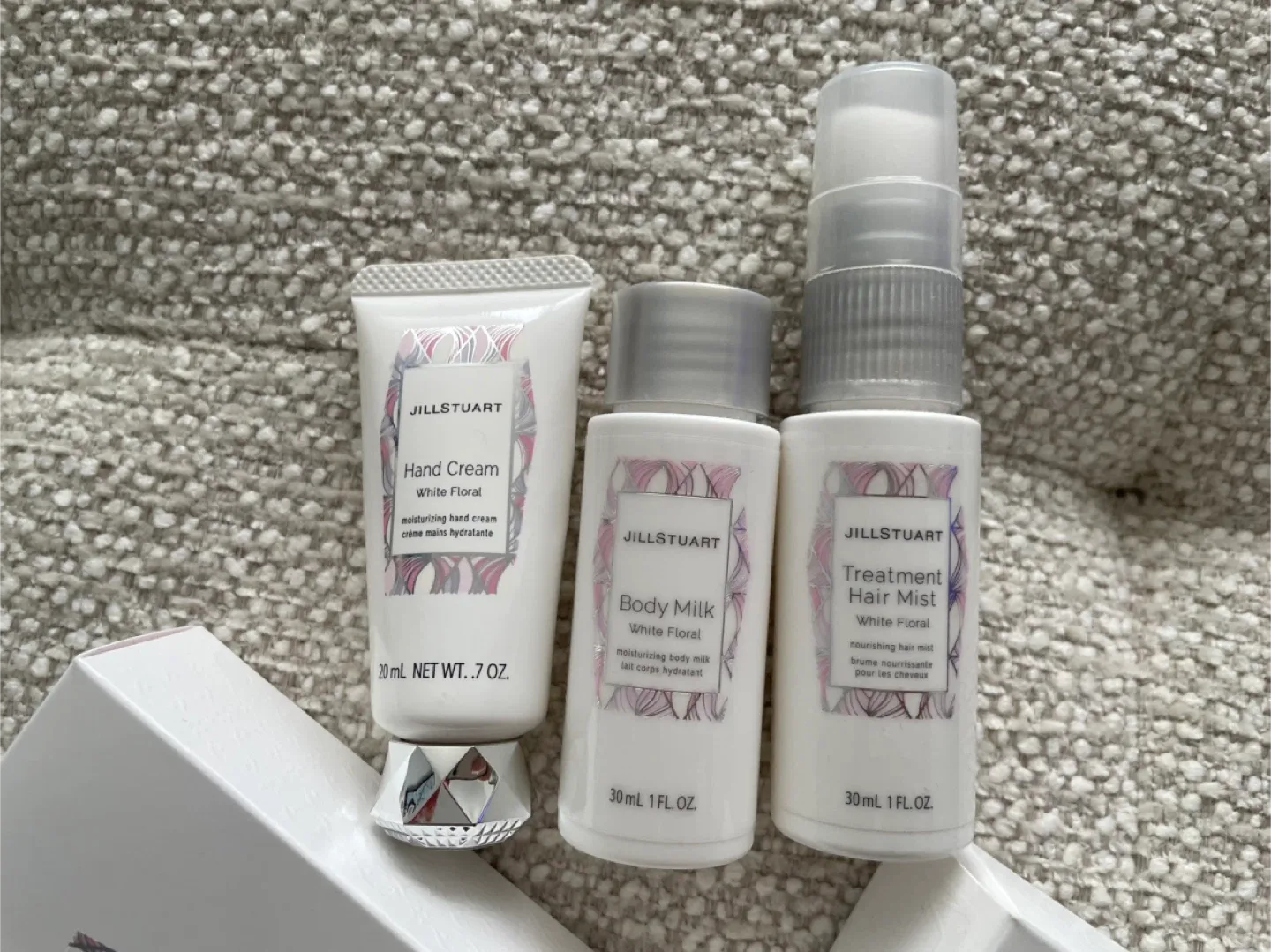 Jill Stuart Total Treatment Set White Floral image indicator(2)