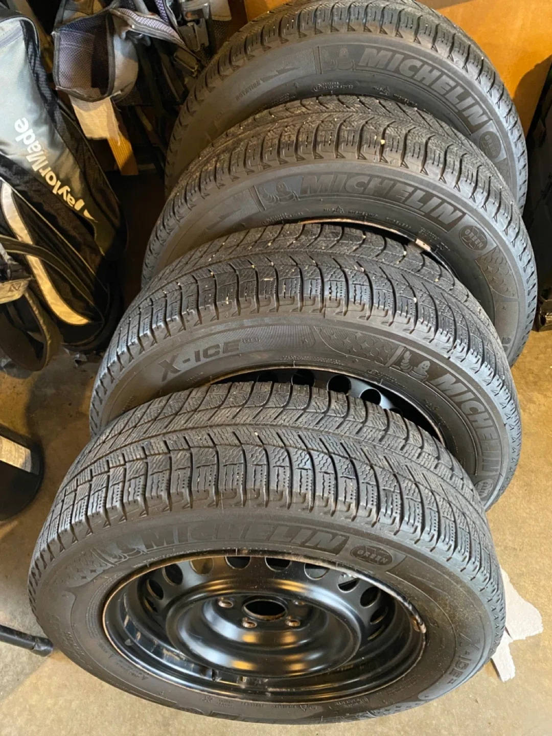 Michelin X-Ice Winter Tires - Set of 4 image indicator(2)