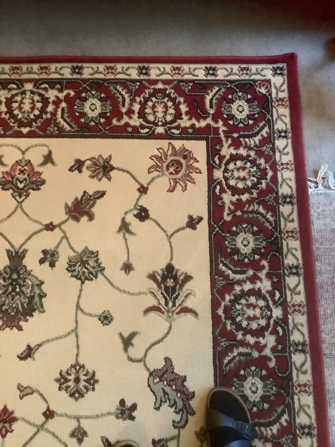 Red and Beige Carpet image indicator(5)