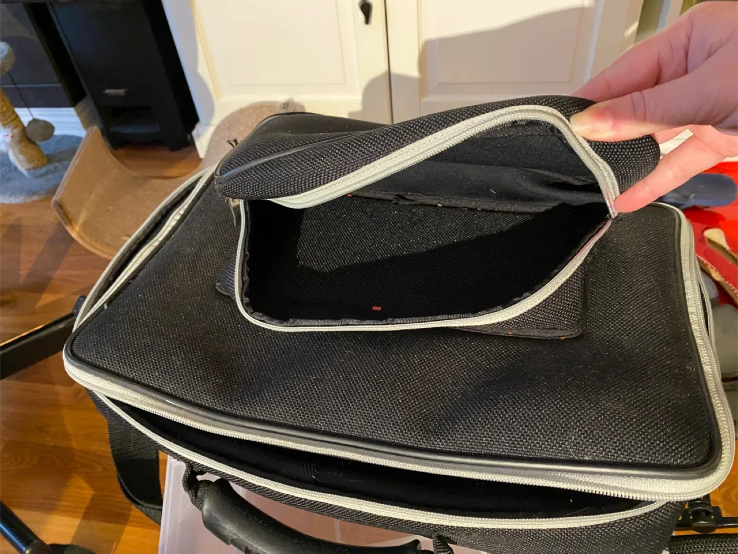 Black laptop Case with Shoulder Strap image indicator(2)