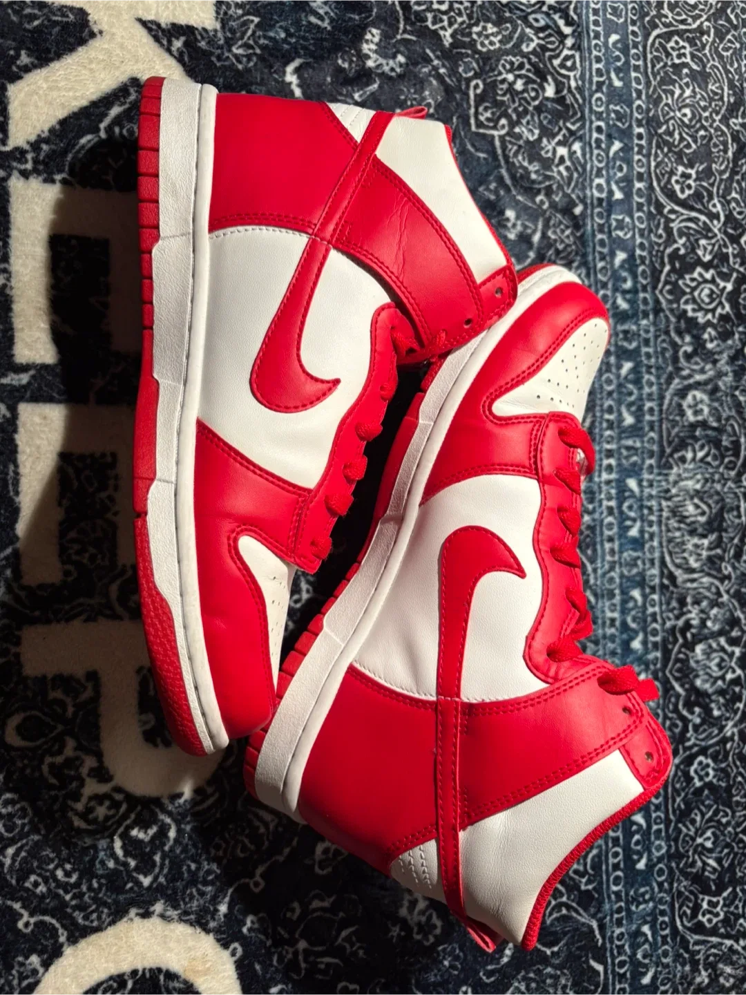 Nike Dunk High Retro Red/White Size 6.5Y image indicator(2)