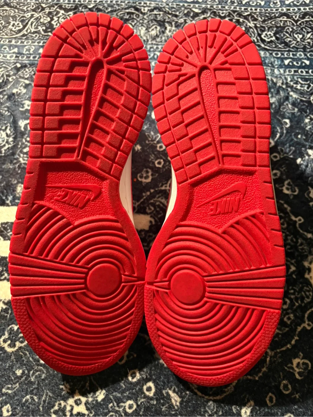 Nike Dunk High Retro Red/White Size 6.5Y image indicator(3)