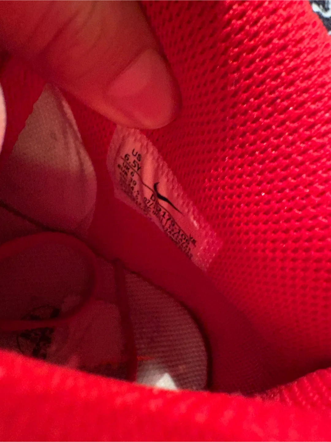 Nike Dunk High Retro Red/White Size 6.5Y image indicator(4)