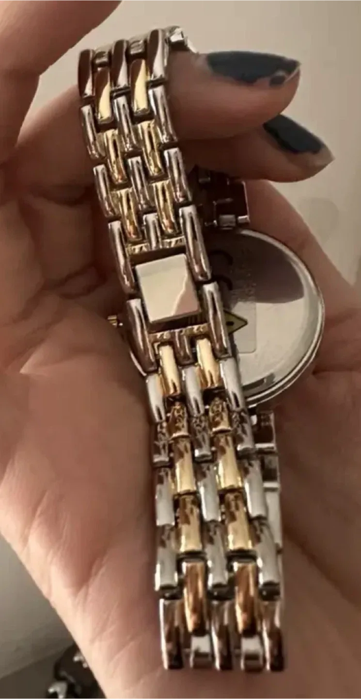 Women's Watch image indicator(6)