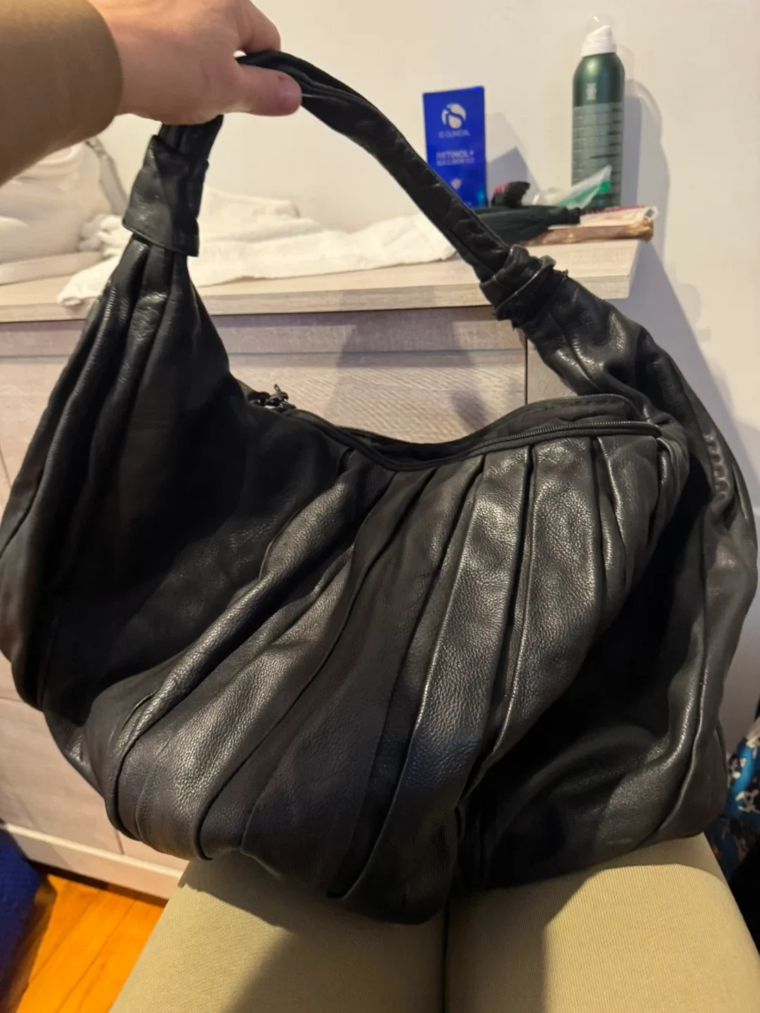 Black Leather Hobo Bag image indicator(3)