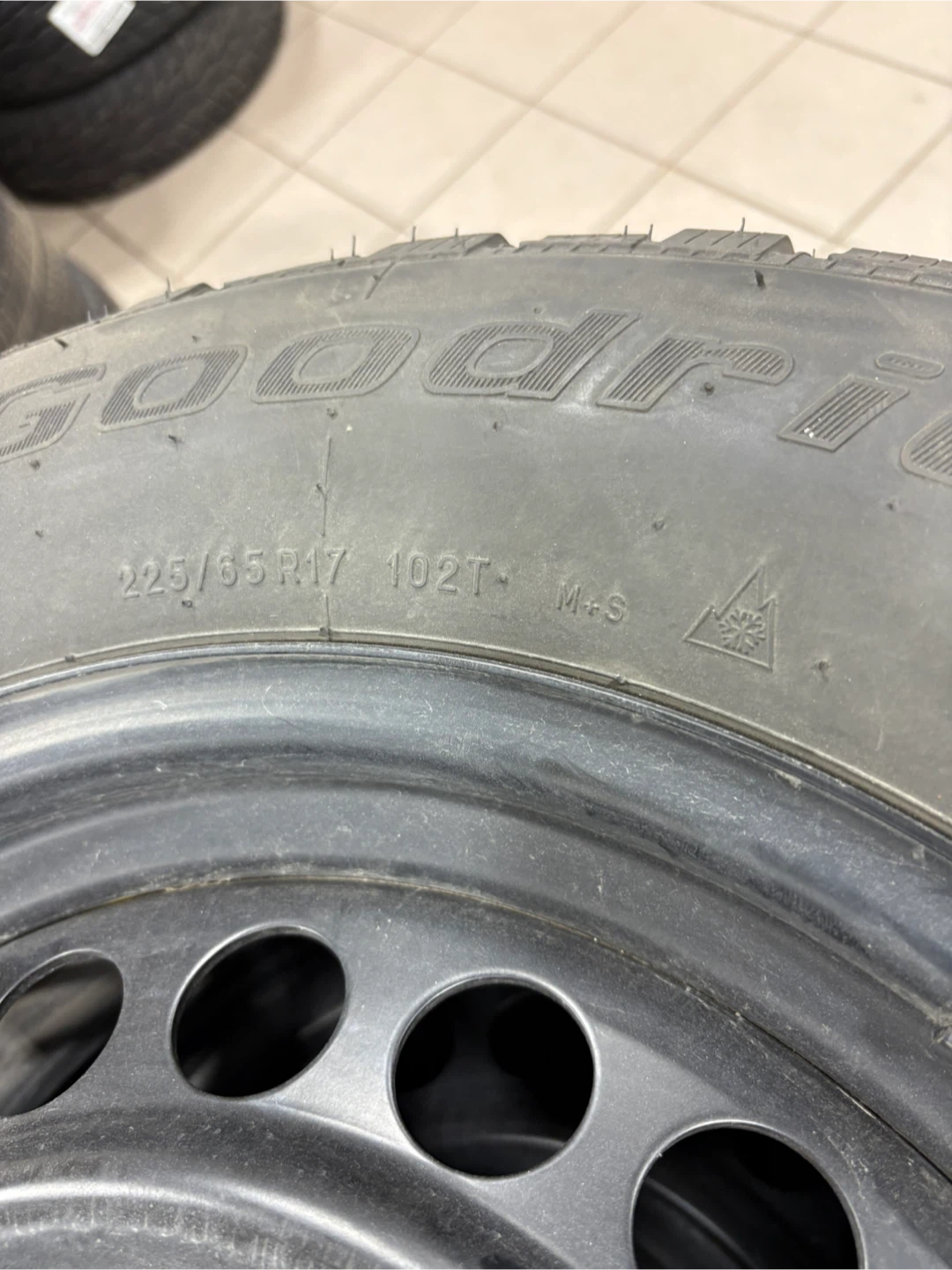 BF Goodrich Winter Tires 225/65R17 - photo 5