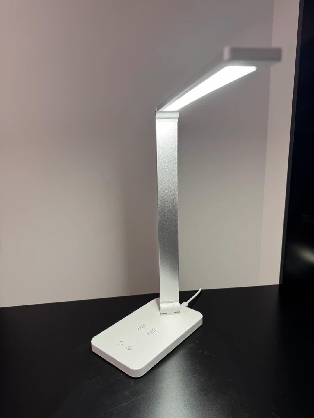 LED Desk Lamp with Wireless Charger ***NEW*** - photo 5