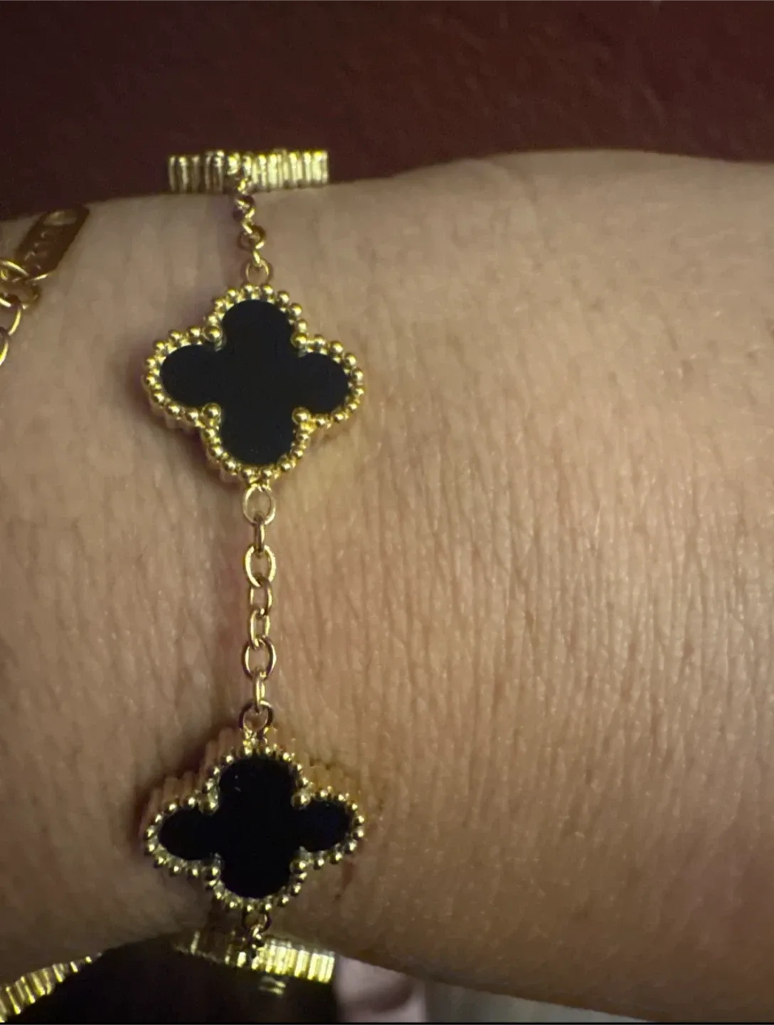 New 18K Gold SS Black Onyx Clover Bracelet image indicator(3)