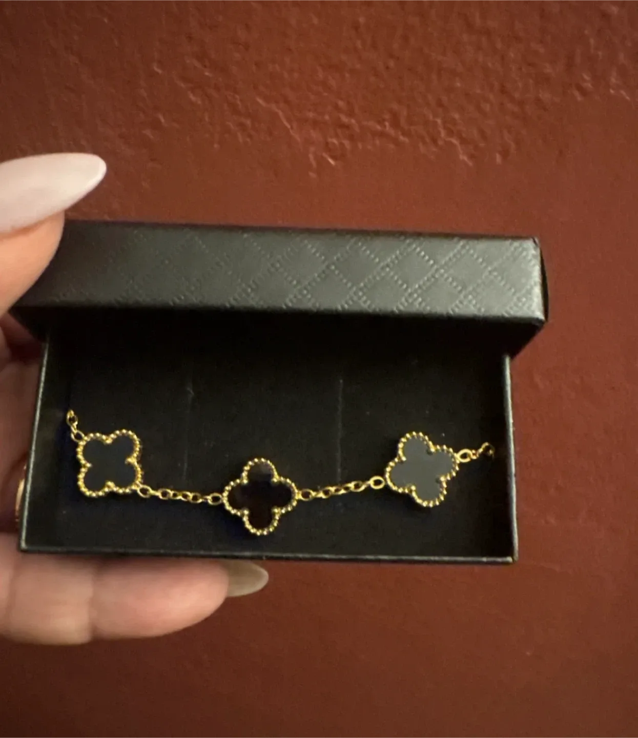 New 18K Gold SS Black Onyx Clover Bracelet image indicator(6)