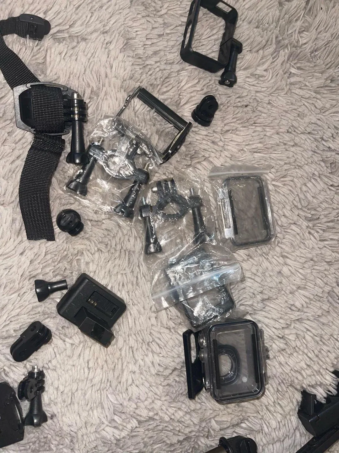 AKASO Action Camera with Accessories image indicator(4)