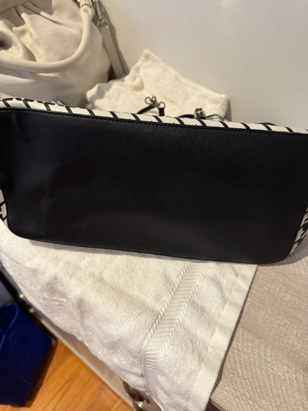 Michael Kors Houndstooth Tote Bag image indicator(2)