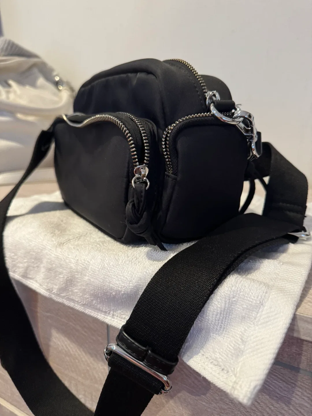 Princess Polly Black Crossbody Bag image indicator(2)