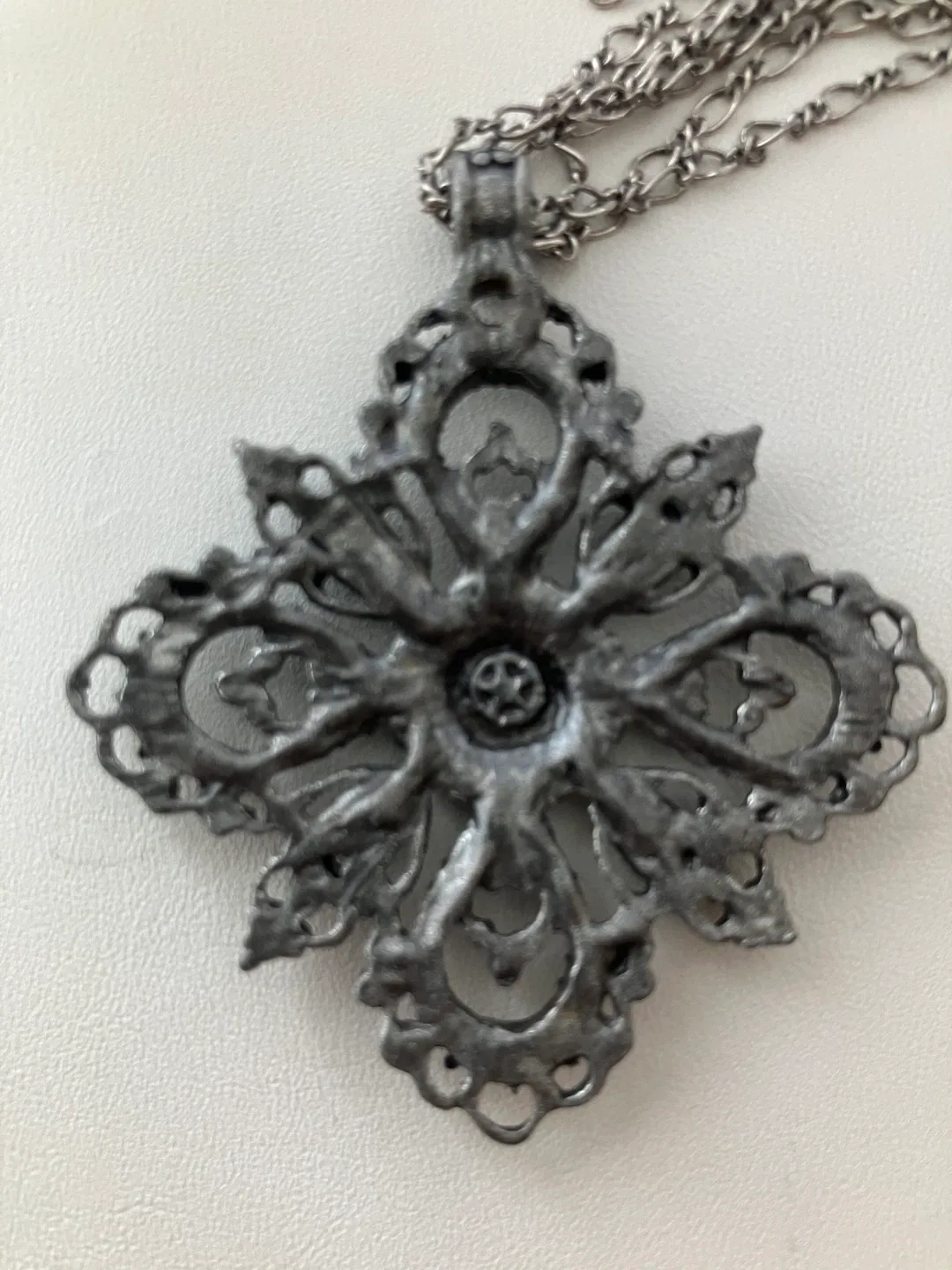 Ornate Silver Tone Pendant Necklace 15"-18" image indicator(5)