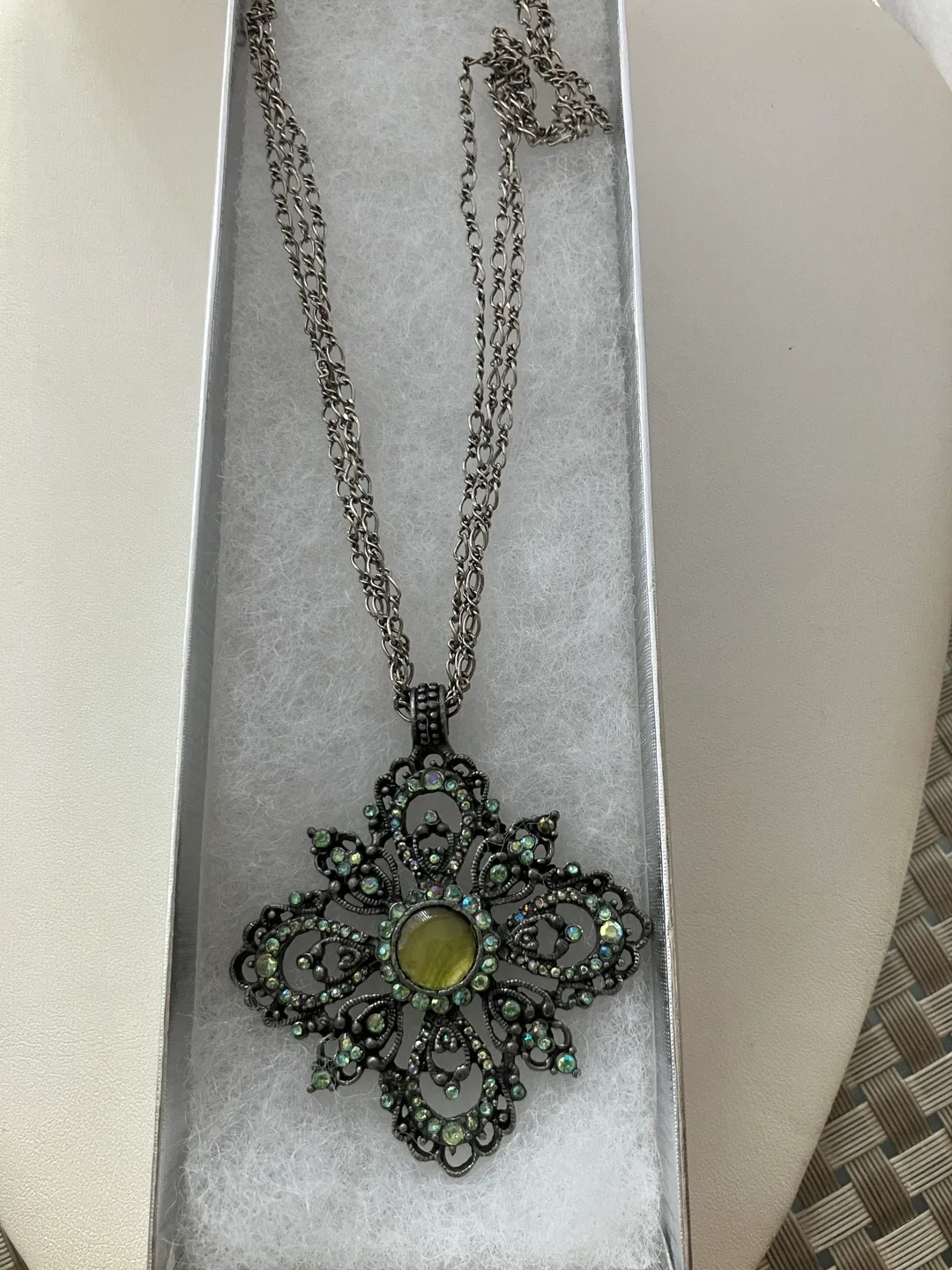 Ornate Silver Tone Pendant Necklace 15"-18" image indicator(4)