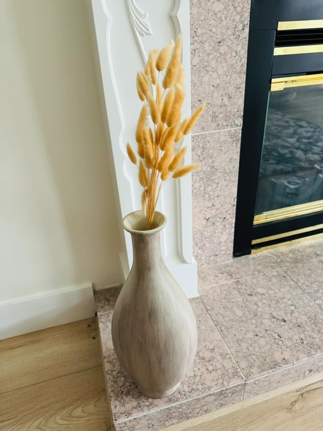 Decorative Beige Vase with Dried Floral Arrangement
