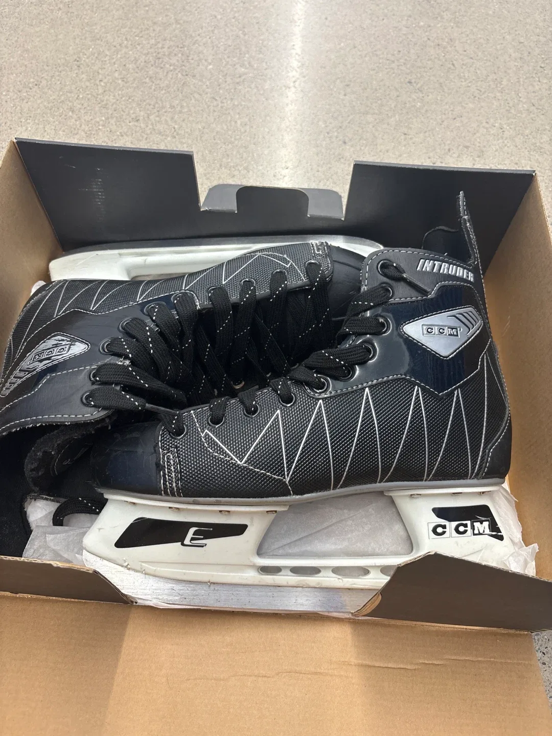 Bauer Supreme 140 Ice Skates - Size 6.0 image indicator(2)