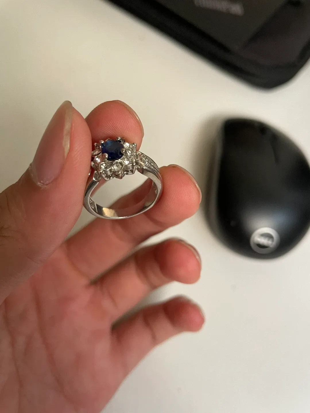 Natural Sapphire vintage ring image indicator(6)