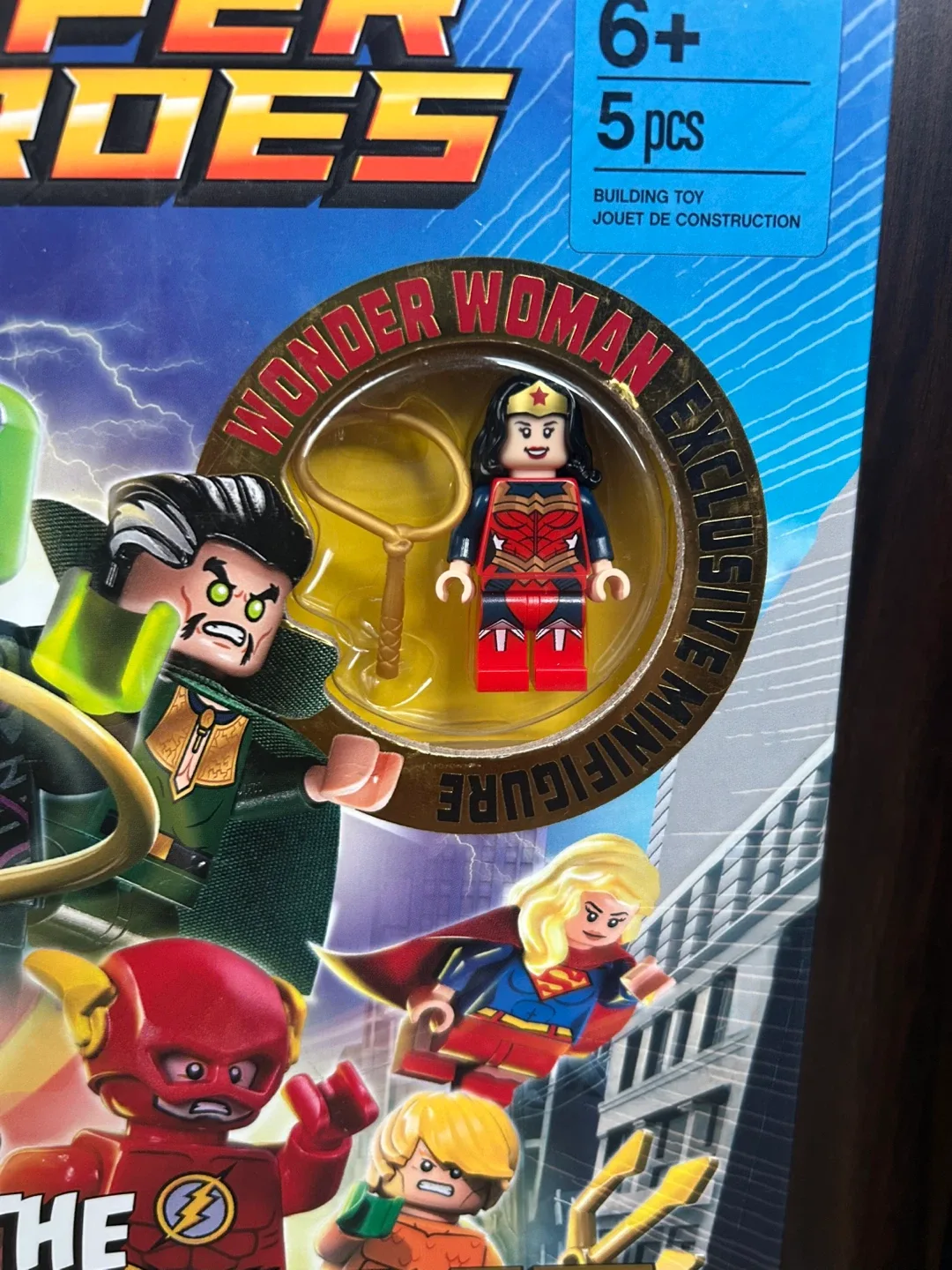 LEGO DC Comics Super Heroes: The Awesome Guide image indicator(2)