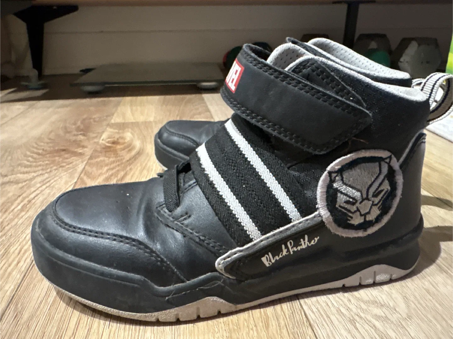 Size 12 & 13 kids shoes image indicator(2)