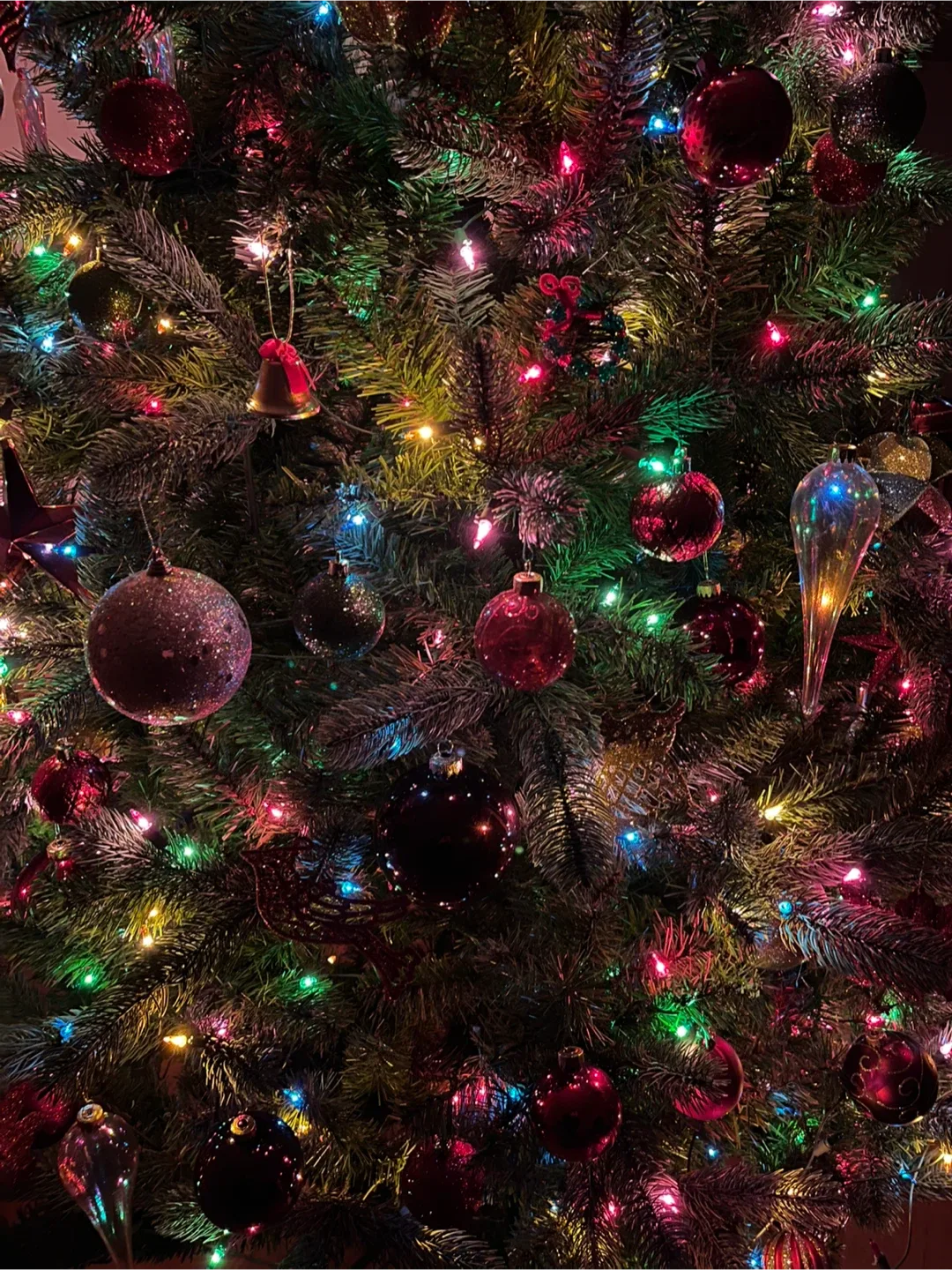 Christmas Tree 9 Feet with Multicoloured Lights image indicator(3)