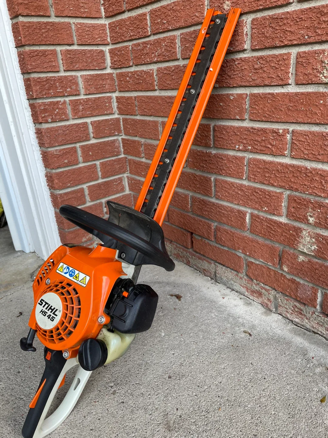 Stihl HS 45 Hedge Trimmer image indicator(2)