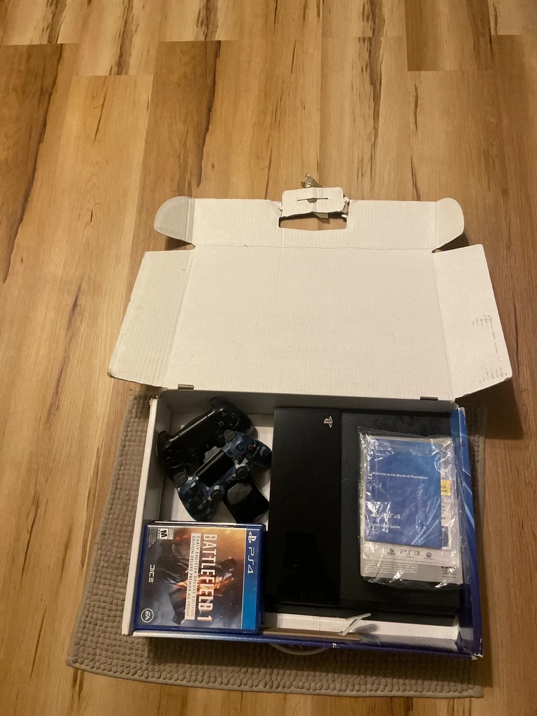 PlayStation 4 Bundle with Games and Controllers image indicator(4)