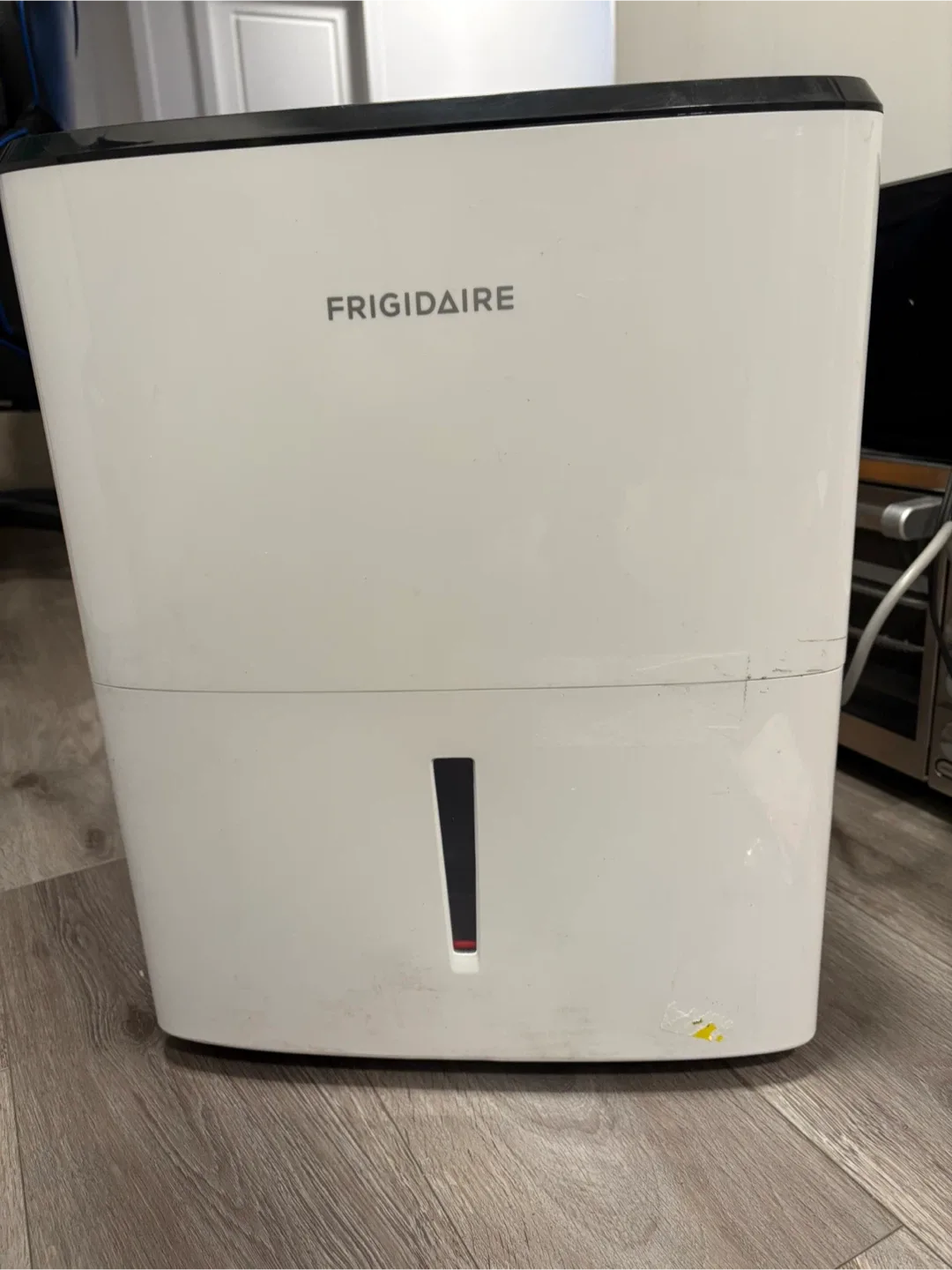 Frigidaire Dehumidifier - White image indicator(3)