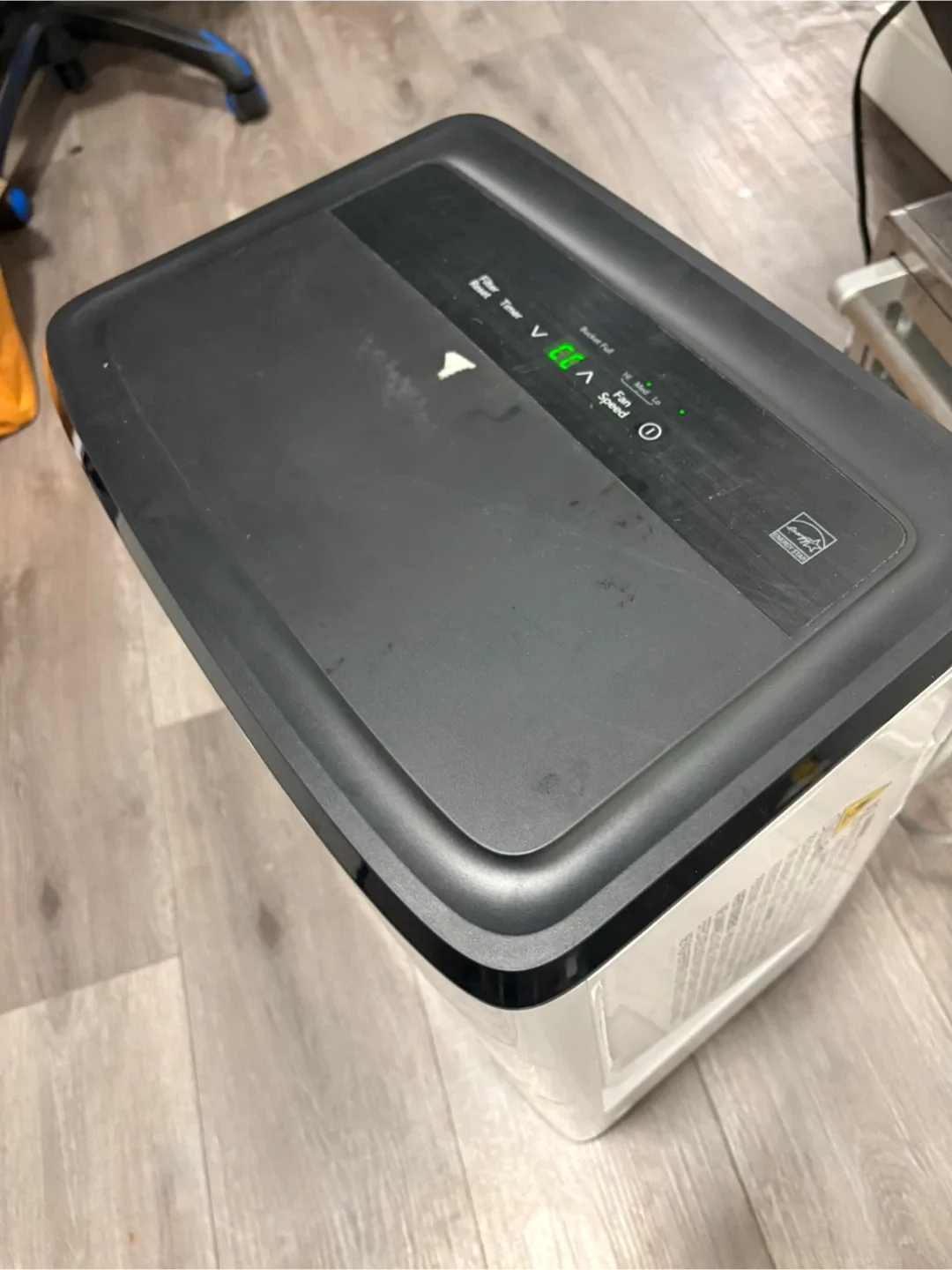 Frigidaire Dehumidifier - White image indicator(2)